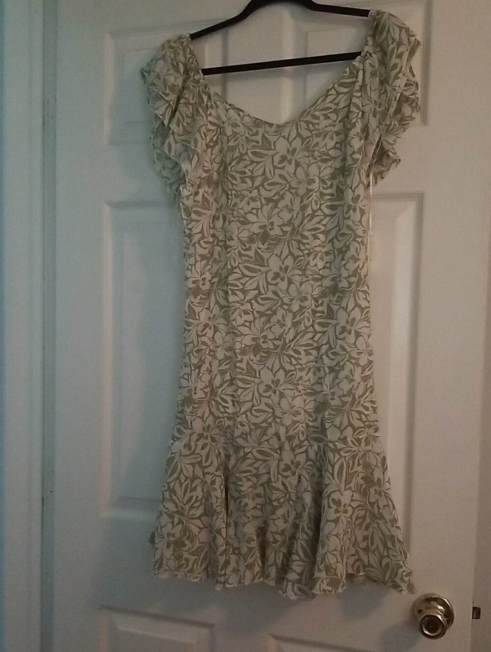 Floral Scoop Neck Ruffle Hem Dress in Cream and Sage